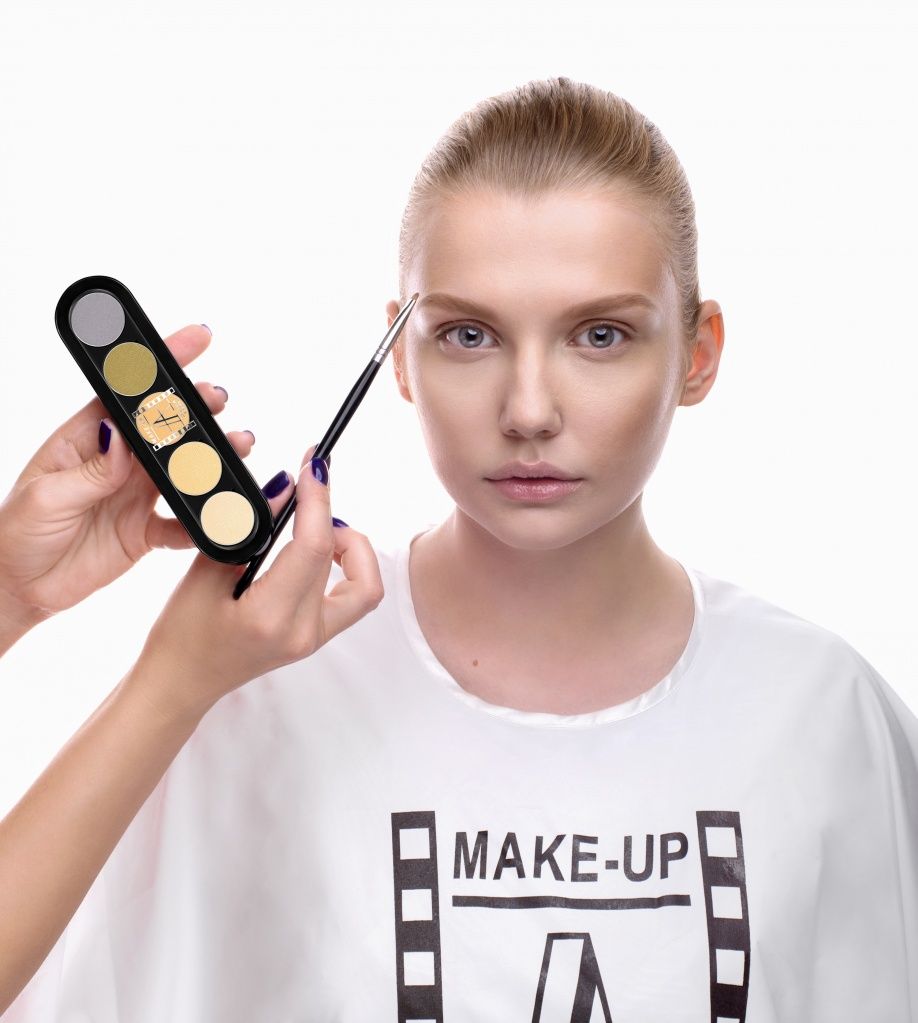 Летний макияж блондинки мартынова make up atelier шаг 3