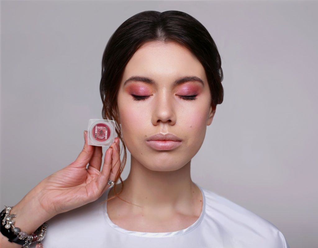 весенний макияж пошагово женщина цветок atelier Костинецкая шаг 9