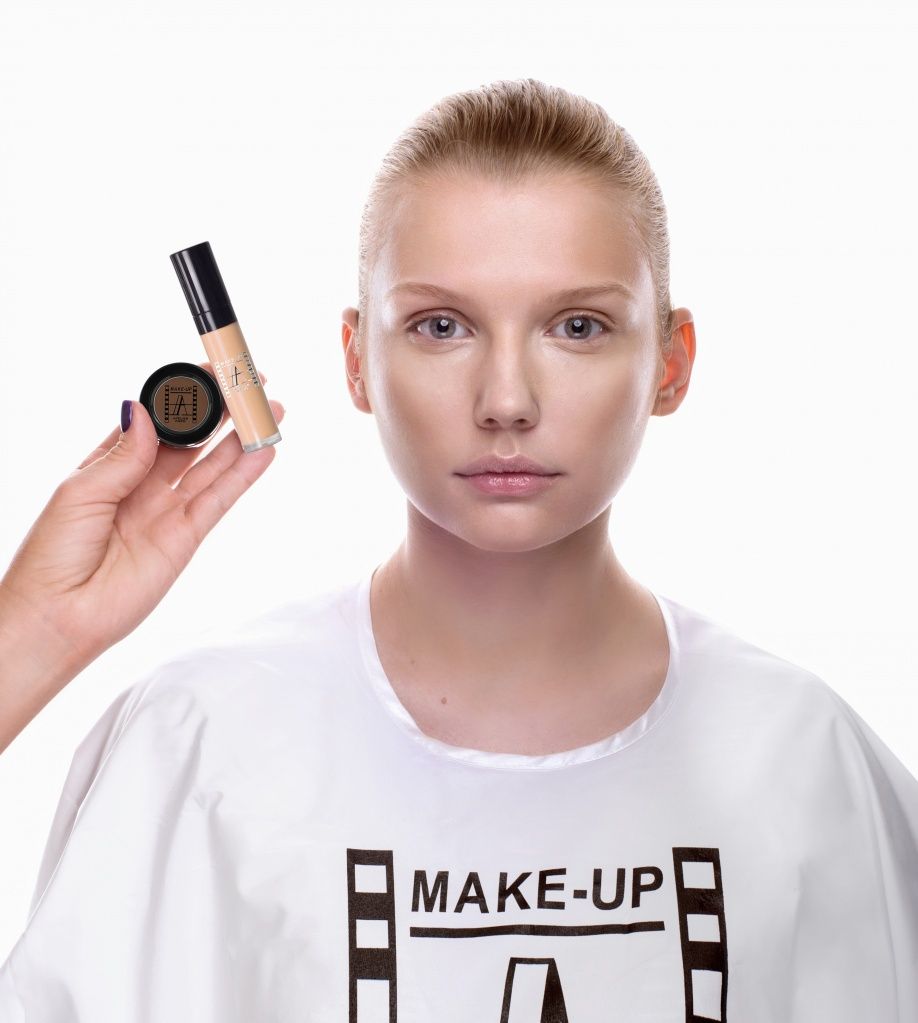 Летний макияж блондинки мартынова make up atelier шаг 2